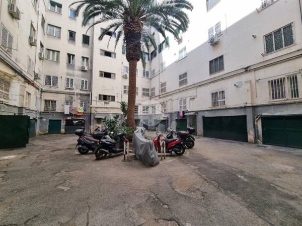 locale di sgombero in vendita a Napoli in zona Arenella