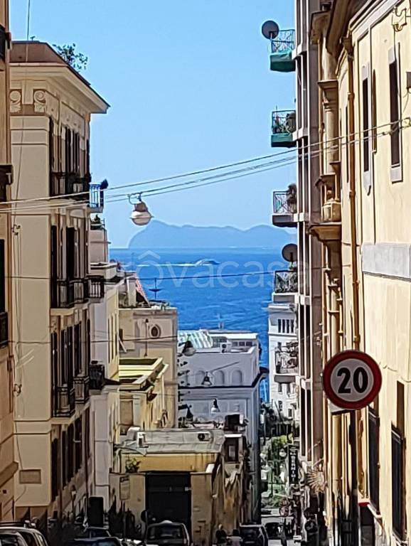 monolocale in vendita a Napoli in zona Chiaia