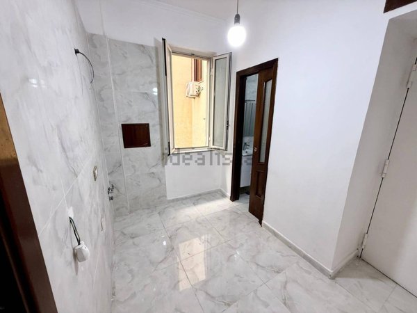 appartamento in vendita a Napoli in zona Pendino / San Giuseppe