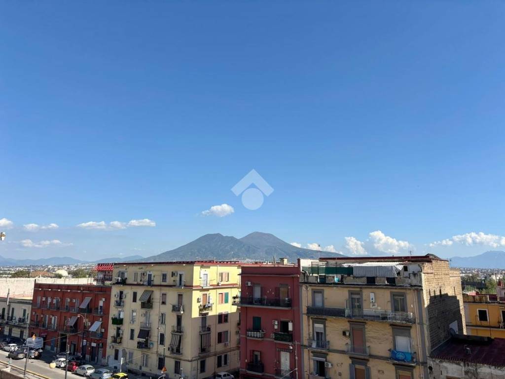 appartamento in vendita a Napoli in zona Poggioreale