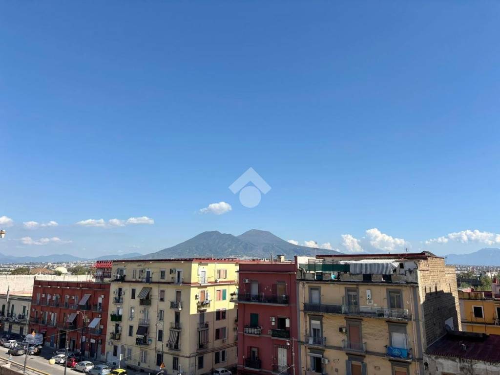 appartamento in vendita a Napoli in zona Poggioreale