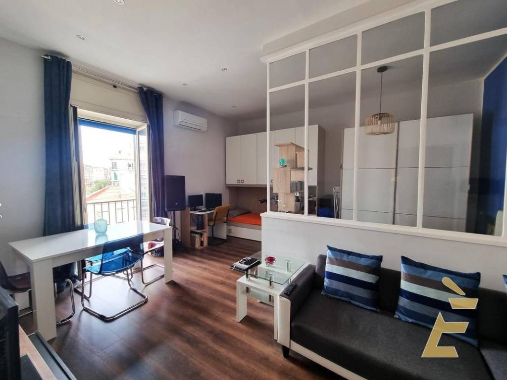 appartamento in vendita a Napoli in zona Pendino / San Giuseppe