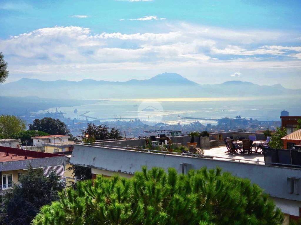 appartamento in vendita a Napoli in zona Capodimonte / Colli Aminei