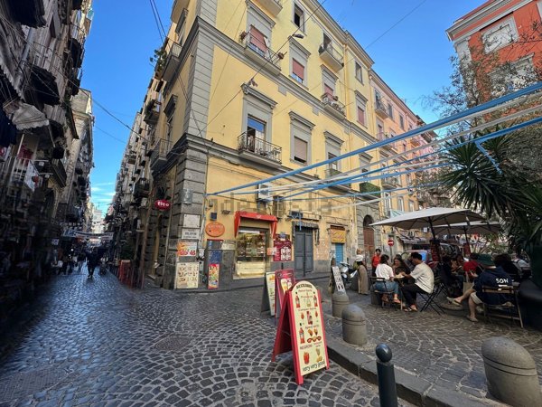 appartamento in vendita a Napoli in zona San Lorenzo