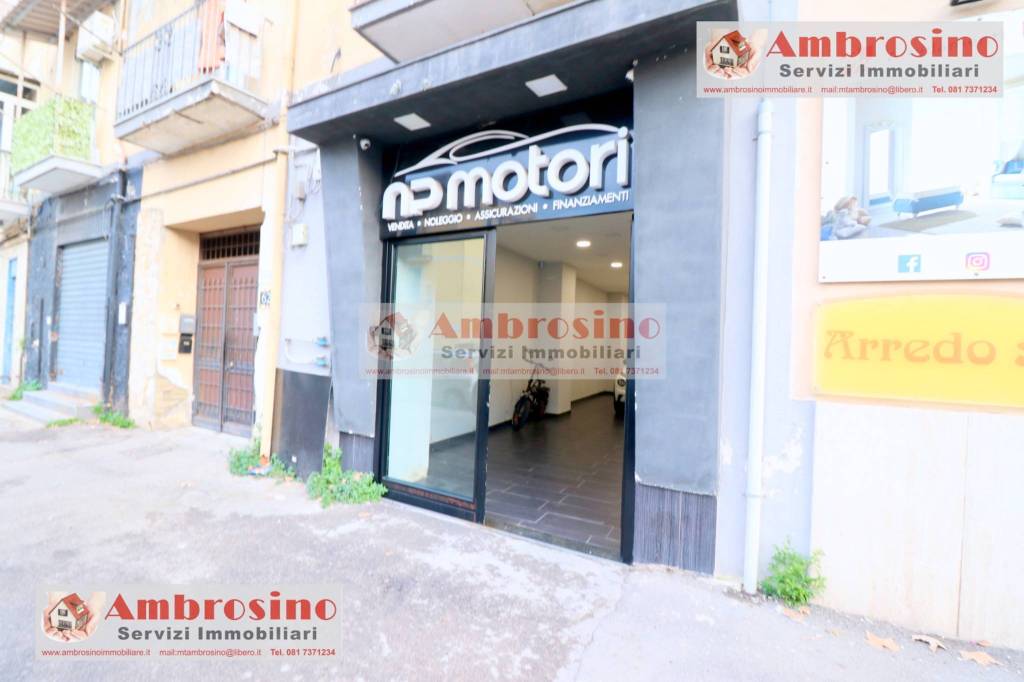 negozio in vendita a Napoli in zona Capodichino