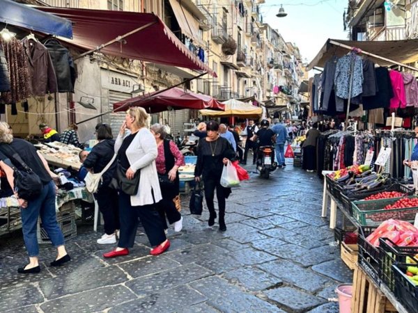appartamento in vendita a Napoli in zona Pendino / San Giuseppe