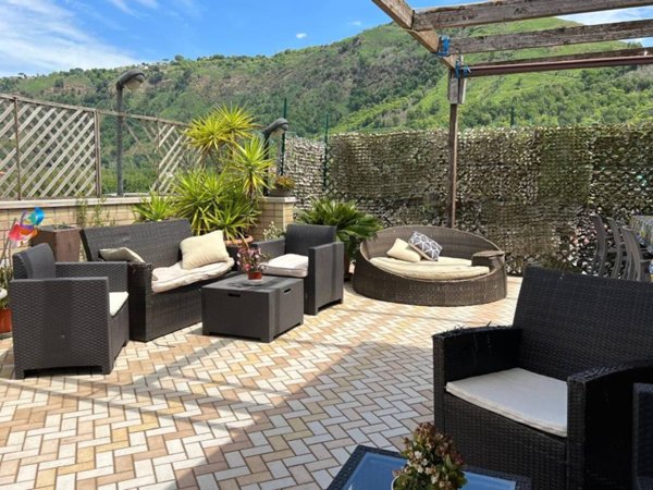 appartamento in vendita a Napoli in zona Pianura