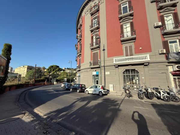 appartamento in vendita a Napoli in zona Chiaia