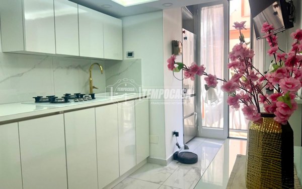 appartamento in vendita a Napoli in zona San Lorenzo
