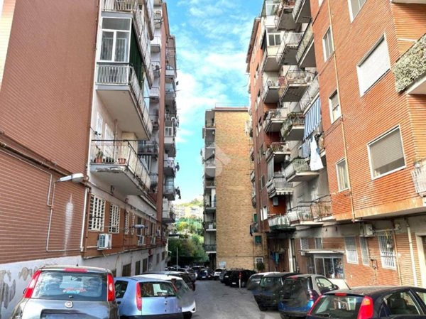 appartamento in vendita a Napoli in zona Bagnoli