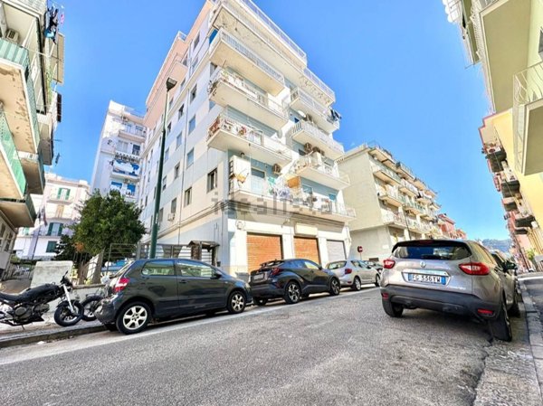 appartamento in vendita a Napoli in zona Bagnoli