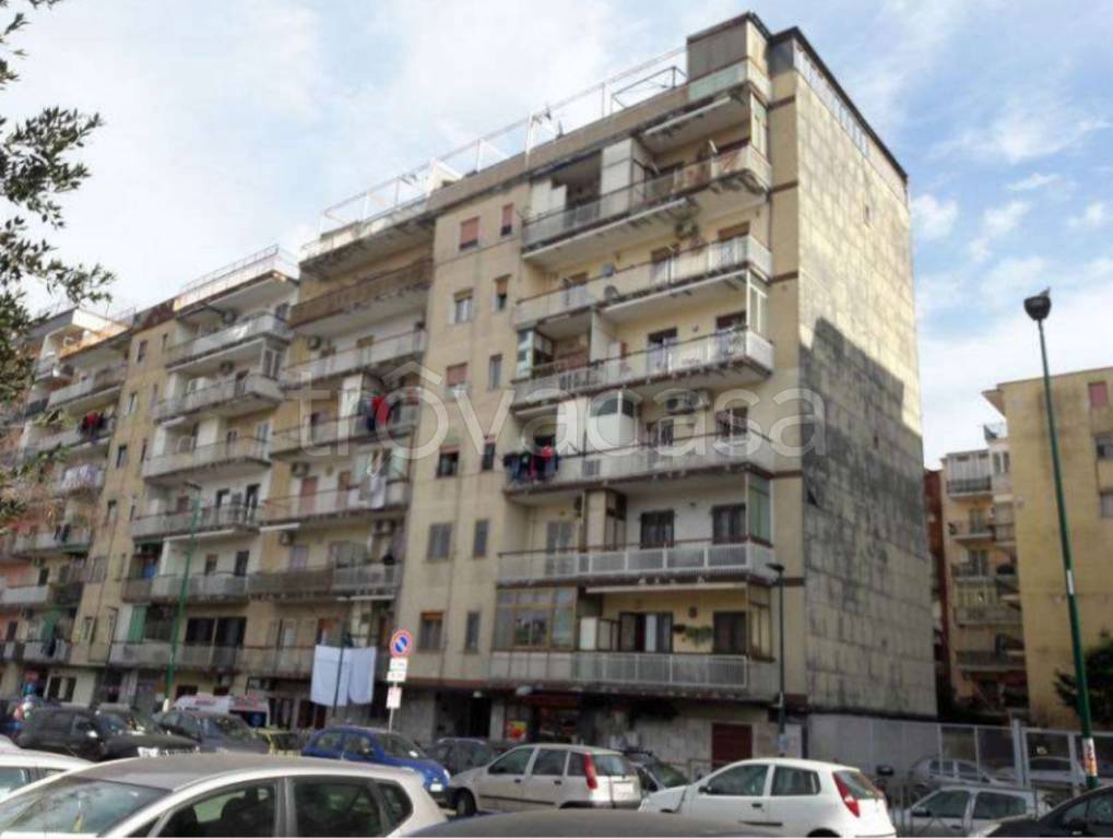 appartamento in vendita a Napoli in zona Pianura