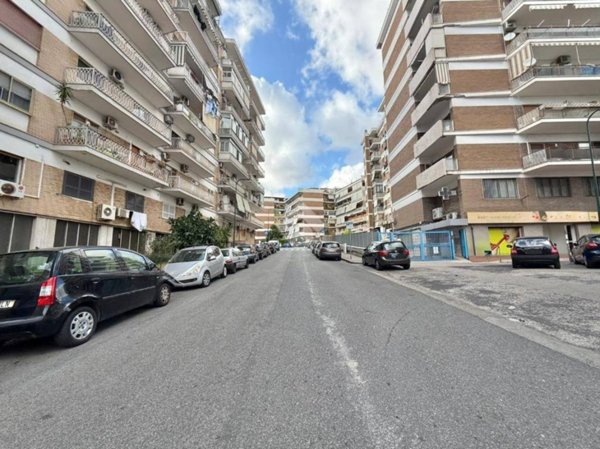 appartamento in vendita a Napoli in zona Bagnoli