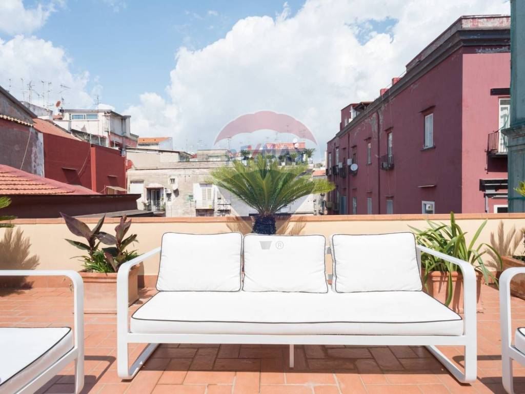 appartamento in vendita a Napoli in zona Stella