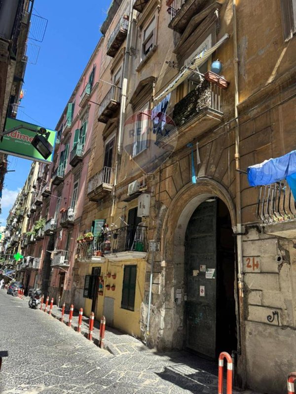 appartamento in vendita a Napoli in zona San Ferdinando