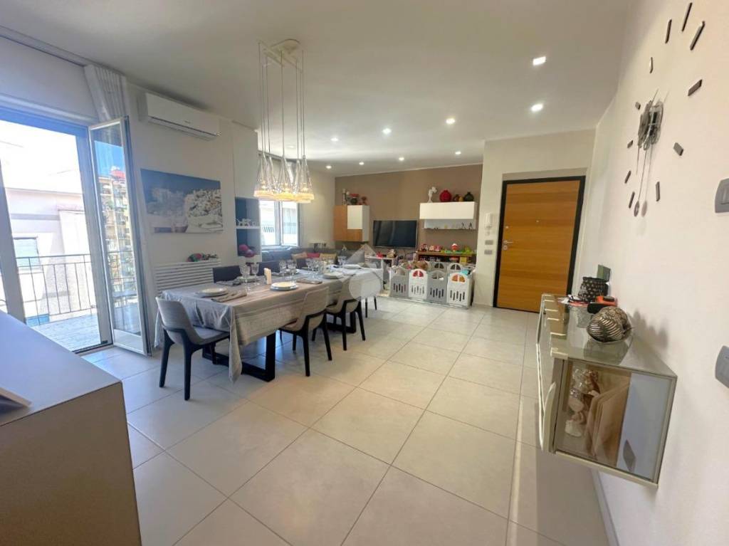 appartamento in vendita a Napoli in zona Arenella