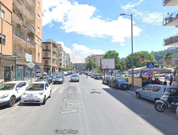 locale commerciale in vendita a Napoli in zona Fuorigrotta