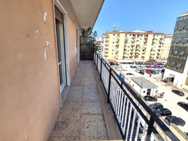 casa indipendente in vendita a Napoli in zona Fuorigrotta