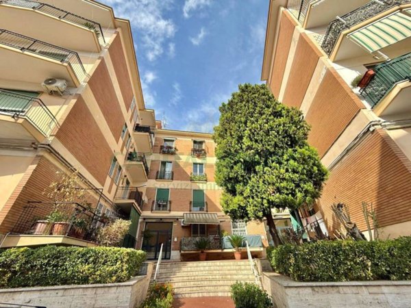 appartamento in vendita a Napoli in zona Fuorigrotta