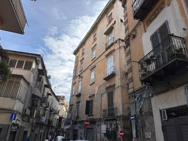 appartamento in vendita a Napoli in zona Stella