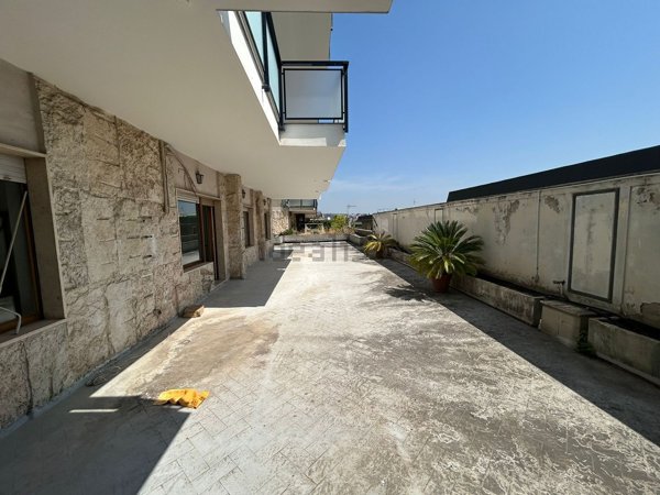 appartamento in vendita a Napoli in zona Chiaia