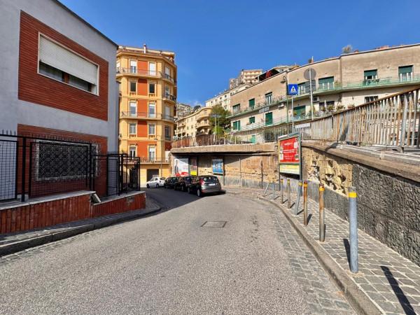 negozio in vendita a Napoli in zona Vomero