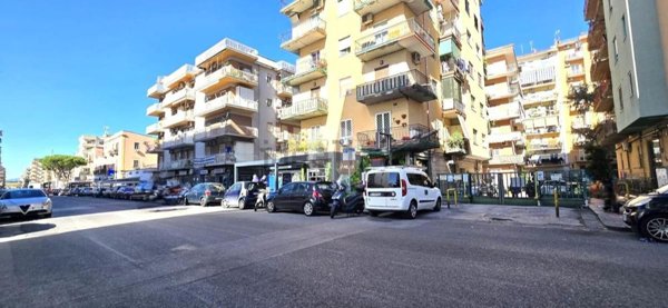 appartamento in vendita a Napoli in zona Fuorigrotta