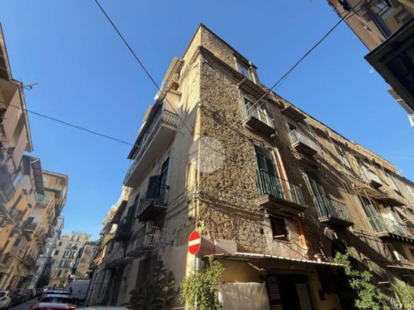 appartamento in vendita a Napoli in zona Pendino / San Giuseppe