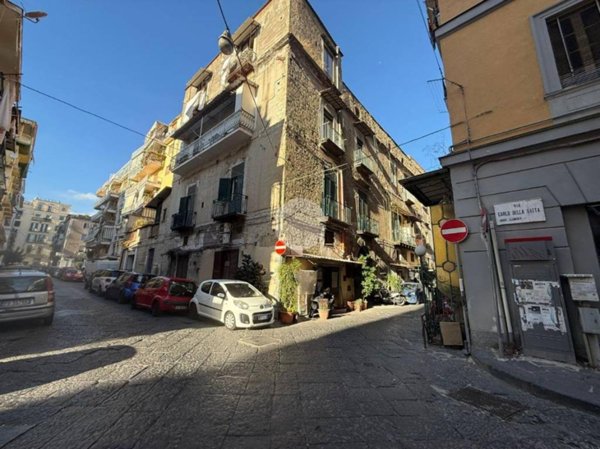 appartamento in vendita a Napoli in zona Pendino / San Giuseppe