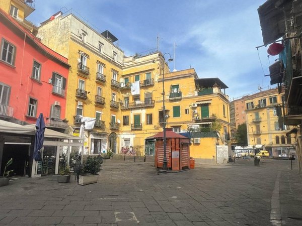 negozio in vendita a Napoli in zona Vomero