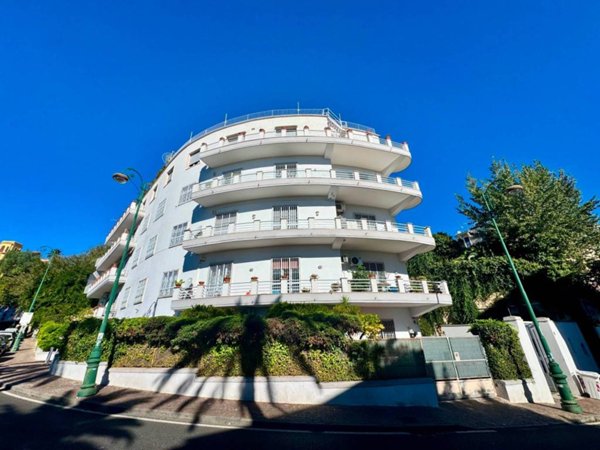 appartamento in vendita a Napoli in zona Arenella