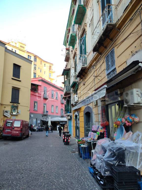 negozio in vendita a Napoli in zona Vomero