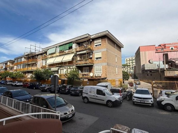 appartamento in vendita a Napoli in zona Bagnoli