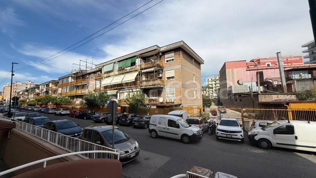 appartamento in vendita a Napoli in zona Bagnoli