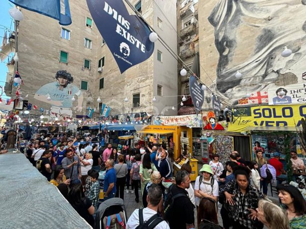 appartamento in vendita a Napoli in zona Montecalvario