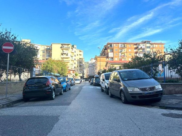 appartamento in vendita a Napoli in zona Fuorigrotta
