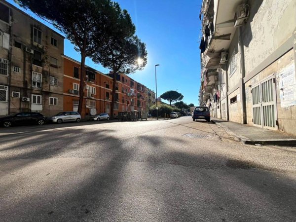 appartamento in vendita a Napoli in zona Fuorigrotta