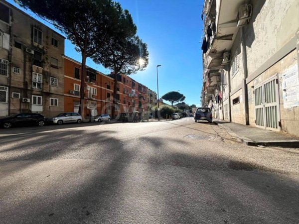 appartamento in vendita a Napoli in zona Fuorigrotta