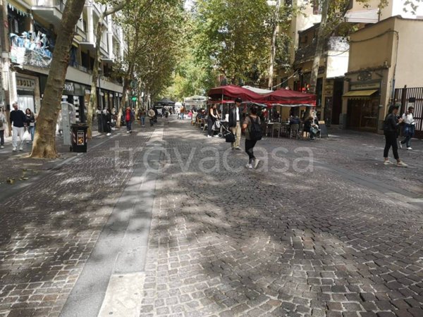negozio in vendita a Napoli in zona Vomero
