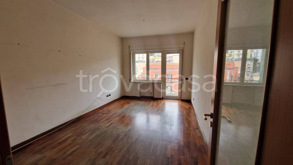 appartamento in vendita a Napoli in zona Chiaia