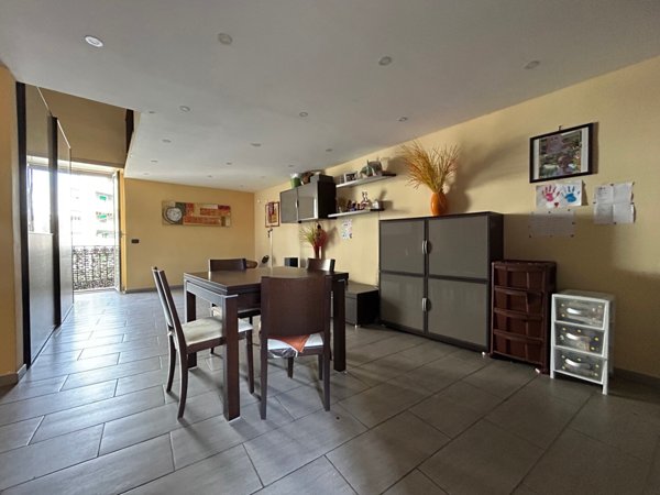 appartamento in vendita a Napoli in zona Mercato