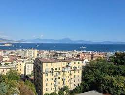 appartamento in vendita a Napoli in zona Chiaia