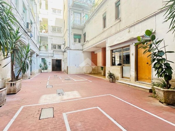 appartamento in vendita a Napoli in zona Barra