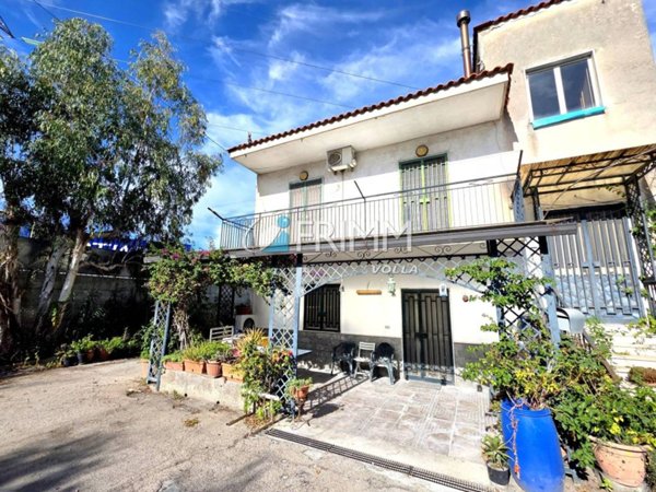 casa indipendente in vendita a Napoli in zona Ponticelli