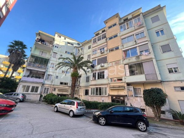 appartamento in vendita a Napoli in zona Fuorigrotta