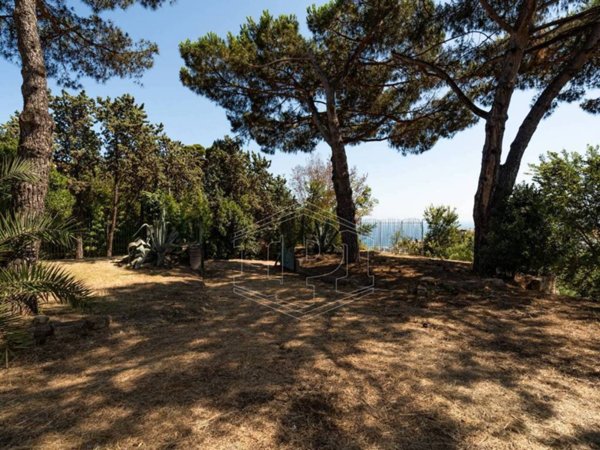 casa indipendente in vendita a Napoli in zona Posillipo