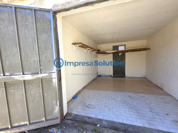 ufficio in vendita a Napoli in zona Pianura