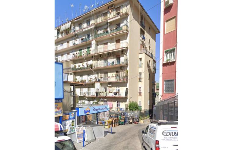 appartamento in vendita a Napoli in zona Fuorigrotta