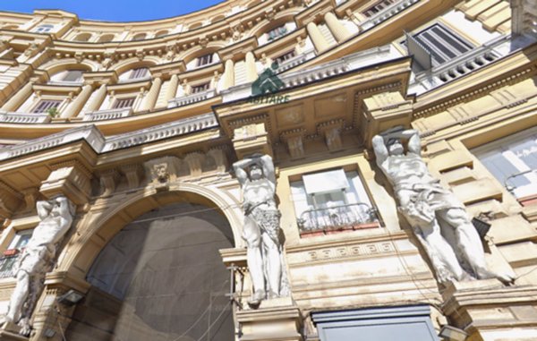 ufficio in vendita a Napoli in zona Porto