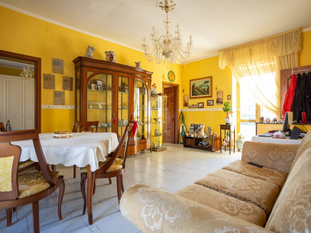 appartamento in vendita a Napoli